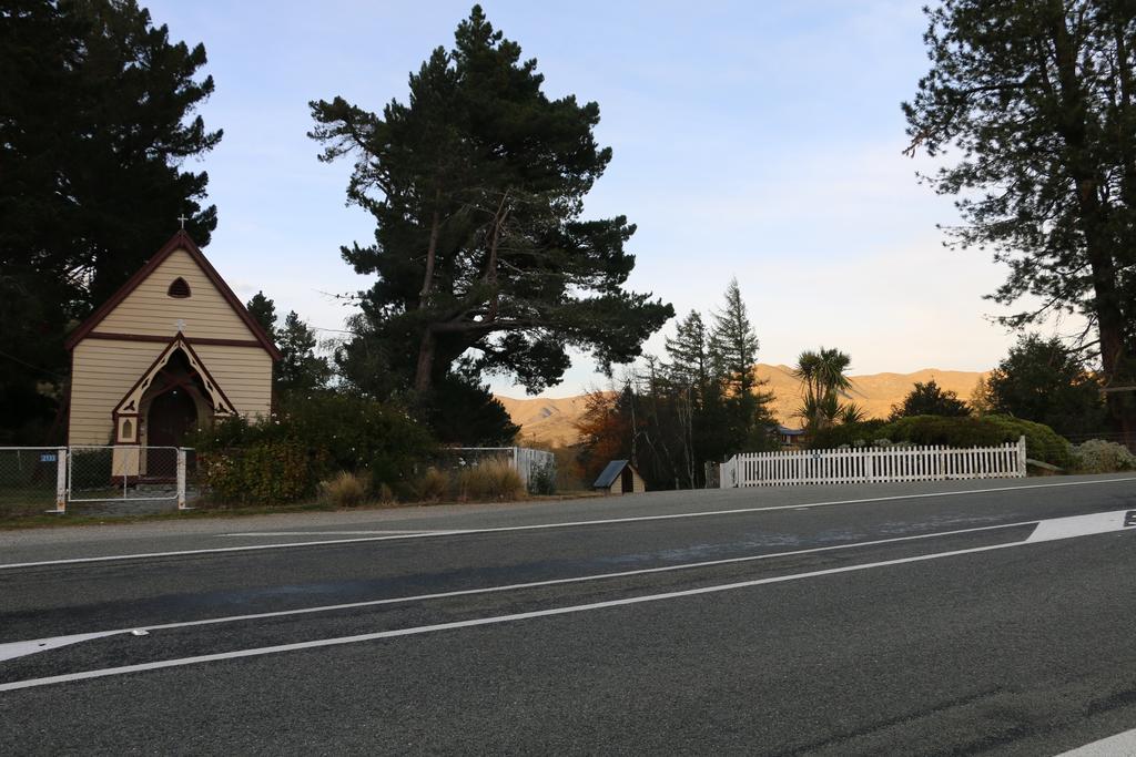 Alpine Views Burkes Pass Villa Exterior photo